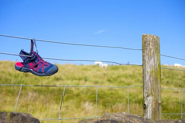 Rêver de chercher ses chaussures